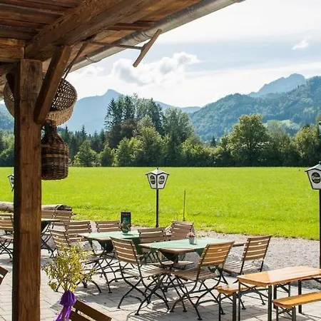 Heurigenstube Fam. Angerer بيت ضيافة *