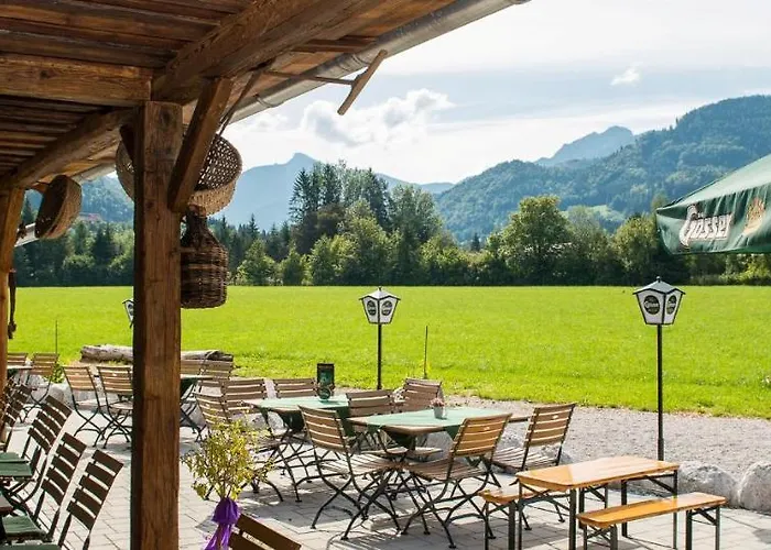 Heurigenstube Fam. Angerer بيت ضيافة *