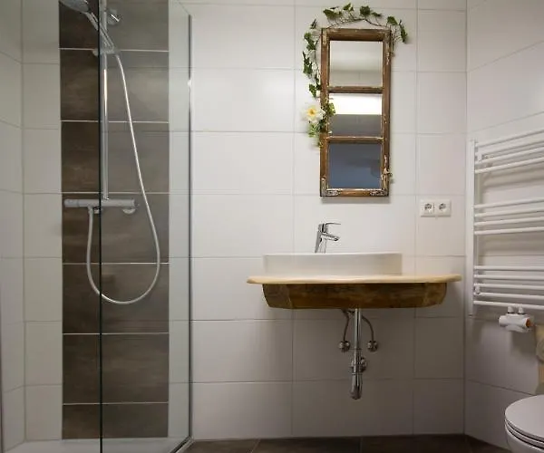 Heurigenstube Fam. Angerer بيت ضيافة *