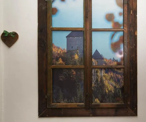 بيت ضيافة Heurigenstube Fam. Angerer *